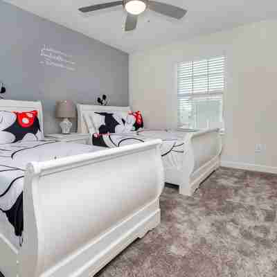 Private Pool/Free Resort Access/Close to Disney/Restaurants Nearby/Storey Lake!! Rooms