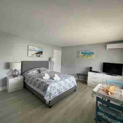 1 Block Walk to the Beach, Fun in the Sun! Rooms