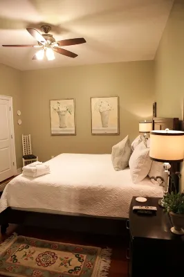 Fabulous Location, Wonderful Accommodations, Walk to Everything!! - Condos