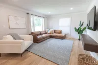 Modern Grandville Abode - Boutique