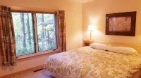 Belknap House on the McKenzie River - 4-Star