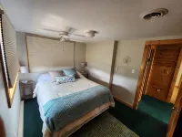 A true Hidden Gem waterfront lake home, w/breathtaking views - Wi-Fi