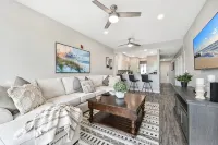 GreenLinks at Lely Resort · 1st Floor · Lake View · Golf · Sleeps 6 - 4-Star