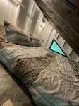Holly Trail Treehouse in Anderson w/Wifi, AC, Smart TV, Full Bath and Washer - Alphydda