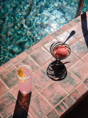 The Twentyone - Pool