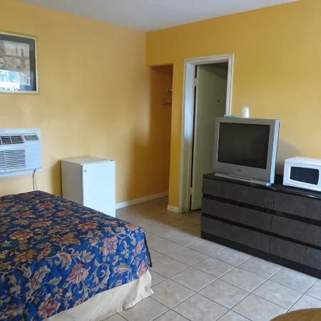 Travel Inn & Suites