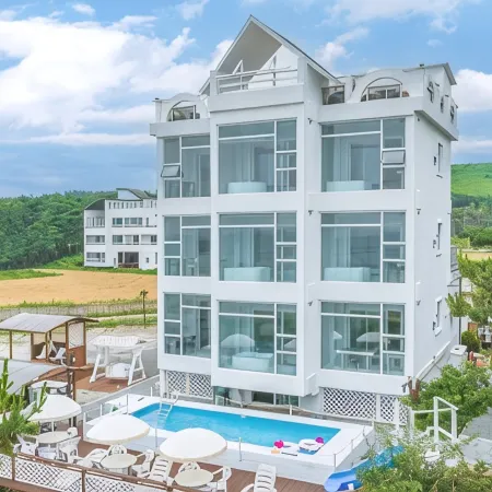 Yangyang Solbada Pension (Ocean View)