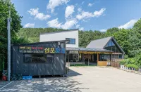 Changwon Hostel Black Pearl Pension - 家庭旅館