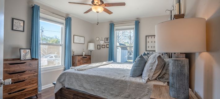 Cozy Convenient Cottage Hotels in Alcoa
