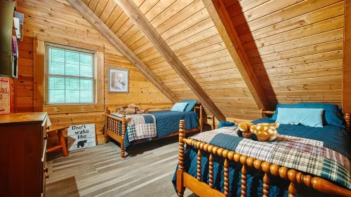 Log cabin, Blue Rdg. Mtn.,  A.T., Helton Crk falls, Vogel St. Park, near Helen - 발코니