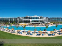 RR Alvor Baía Resort Hotels near Portimao Airport