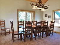 The Hideaway Lodge - Homestays