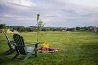 Updated and Renovated Hideaway Apartment with New Kitchen! Charming! - 3-Star