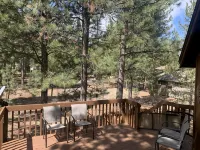 Sunriver Book Early and Save! Great, Quiet Location! 3 Bd/2 ba/Hot Tub! A/C! - balkon