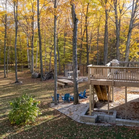 Door County Retreat. Walk to Kangaroo Lake.