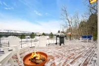 Mountain Cabin overlooking Boyne near Nubs W/ Hot Tub - 무료 와이파이