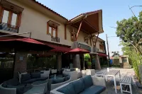 Syailendra Hotel Syariah - parcheggio