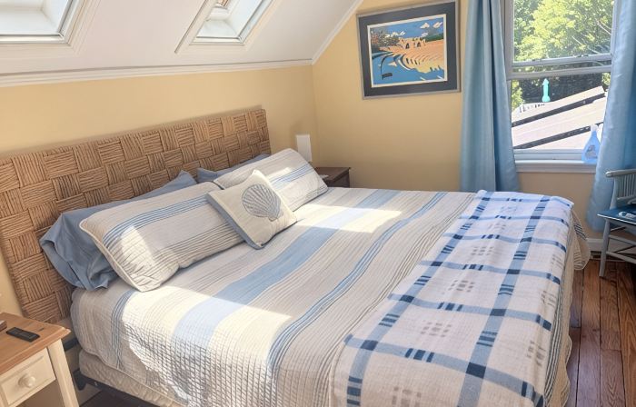 Jamestown Cozy Coastal Cottage in Town Near Beaches & Newport Just Opened 9/2-5