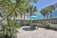 2 min walk to the beach from our Ocean Escape Jax Beach 3BR home! - 비치
