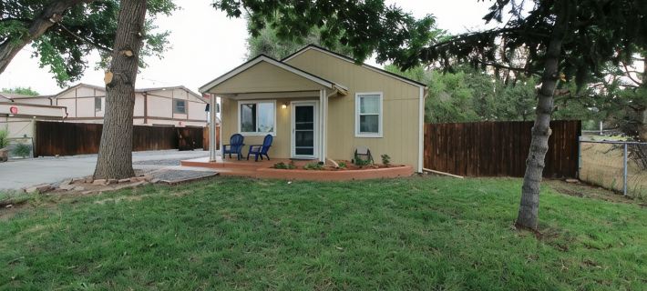 20 Min to RedRocks, 15 Min to Downtown, 420ok, Free RV Parking, Private, Dogs ok Hotele w: Arvada