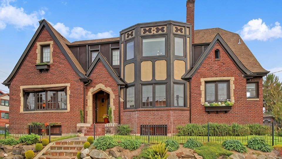 Upper Suite in a Classic Fremont Home