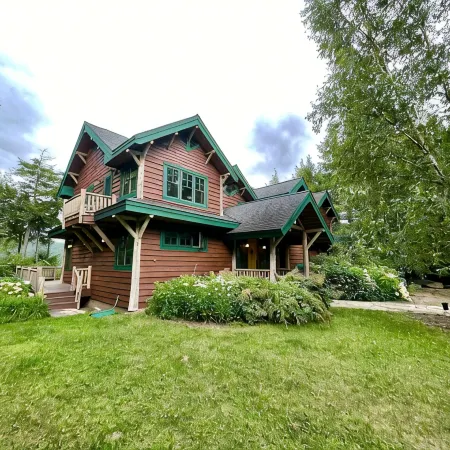 Camp Saranac: Gorgeous & grand lake home w mountain views, water sports, hiking