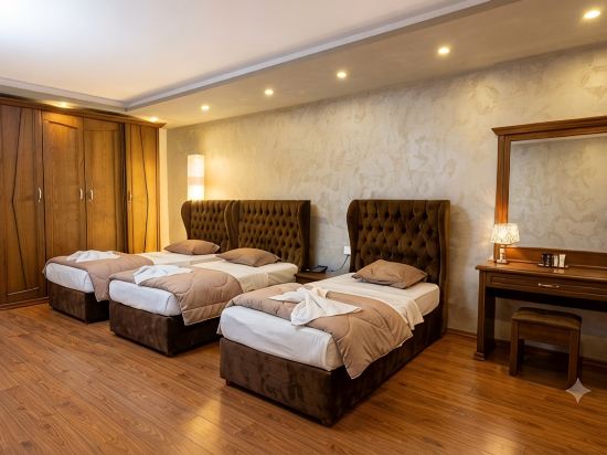Verssailles Al Manar Hotel