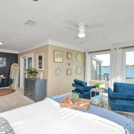 Luxury Lakefront - Game Room - 7 beds - Hot tub - Kayaks - Dock