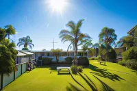 Top of the Lake Holiday Units - Beach