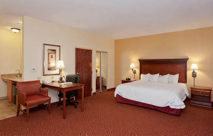 Hampton Inn & Suites McComb