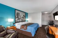 Super 8 by Wyndham Belleville IL/St. Louis Area Hotels near The Edge