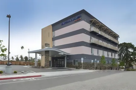 Fairfield Inn & Suites Santa Cruz Отели рядом с достопримечательностью «UCSC Arboretum»