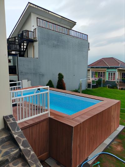 Outdoor Swimming Pool