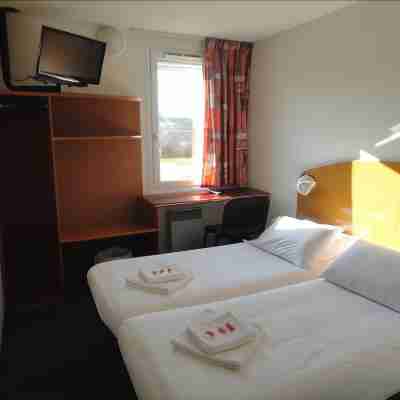 Quick Palace Epinal Rooms