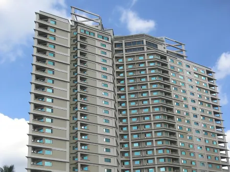 Mandarin Plaza Hotel Отели в г. Себу