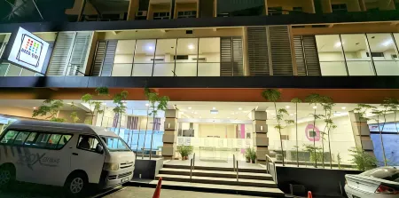 Hotel 98