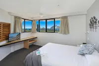 Ocean Boulevard Hotels in Alexandra Headland
