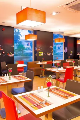 Ibis Vientiane Nam Phu Các khách sạn gần Saket