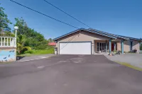 Coastal Keaau Home: Ocean & Sunrise Views, Pool