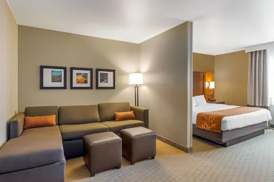 Comfort Suites Burlington فنادق في برلنغتون