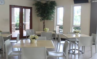 Suitetrails - Stradella Hotel