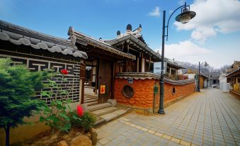 1. 이화원 고택..