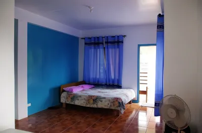 R&E Bed & Breakfast Hotels near Abad Street