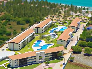Carneiros Beach Resort