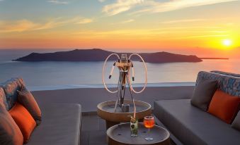 La Maltese Oia Luxury Suites