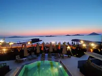 Small Beach Hotel
