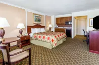 Days Inn & Suites by Wyndham Roseville/Detroit Area Các khách sạn ở Roseville