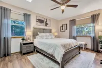 Bnb Hyperion | 4B2B Home w Firepit, Hot Tub & Pond Hotels in Eustis