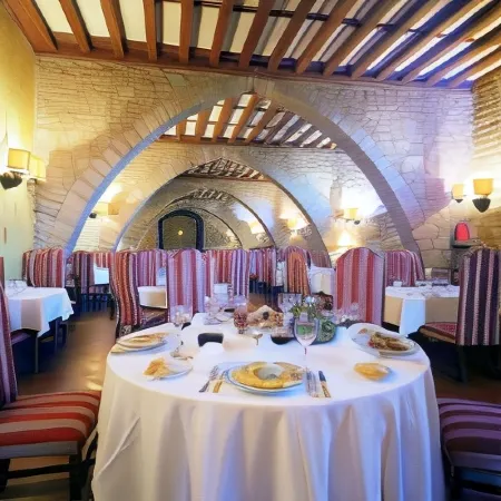 Parador de Cardona Отели в г. Bages