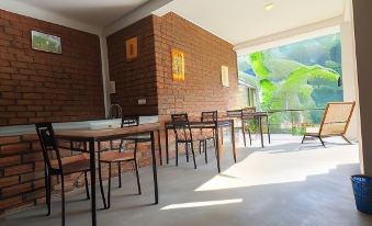 Ayubo Ella - Bed & Breakfast